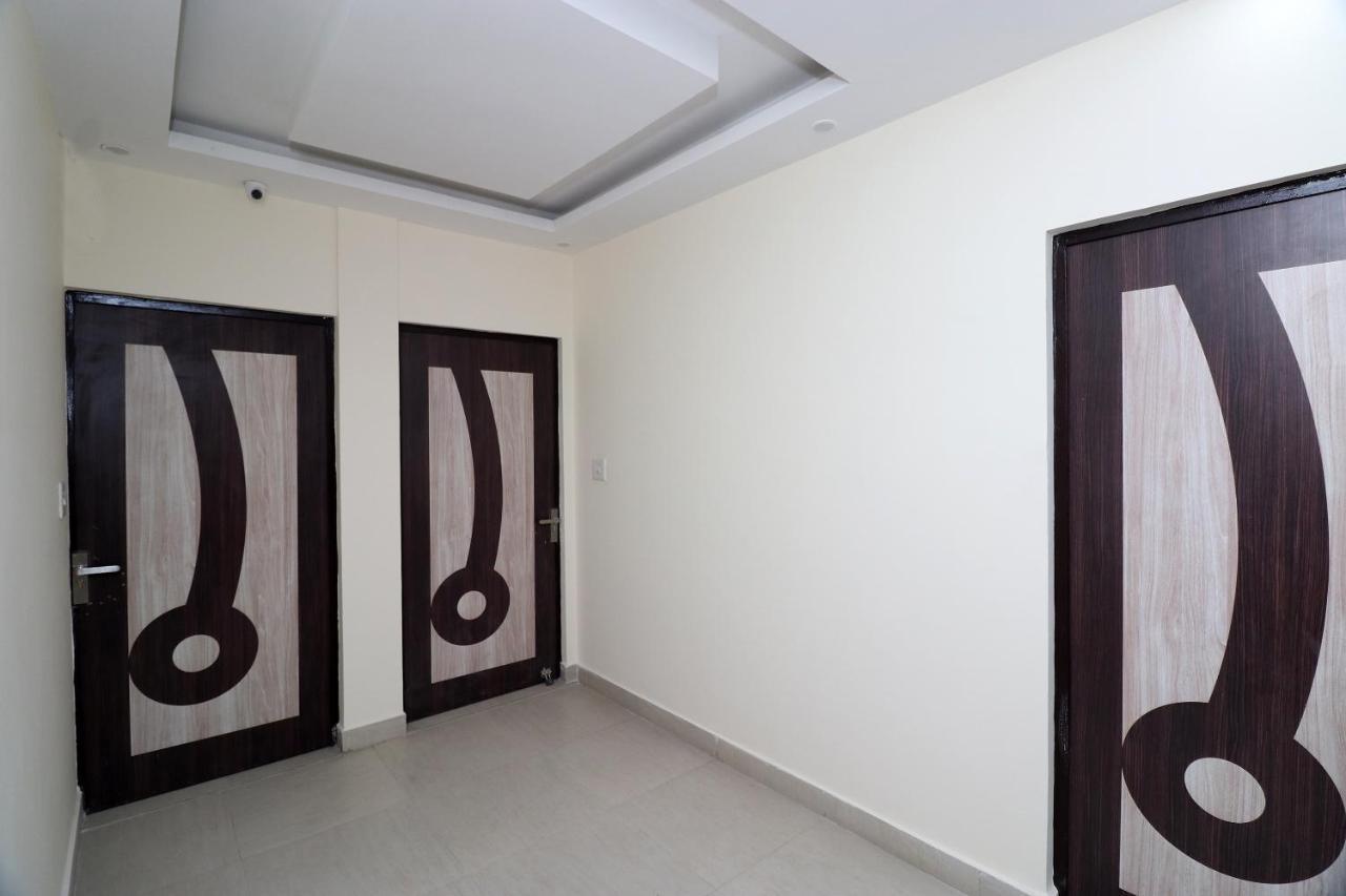 Oyo 25130 Hotel Royal Inn New Delhi Exterior photo